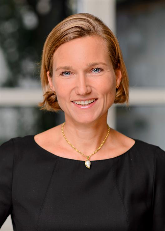 Dr. Edda Feisel zur nebenberuflichen Professorin am Fachbereich Wirtschaftswissenschaften ernannt.